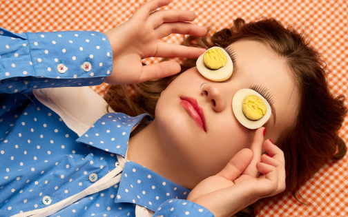 How to Pick Funny Stock Photos: 25 Comedic Devices to Look For